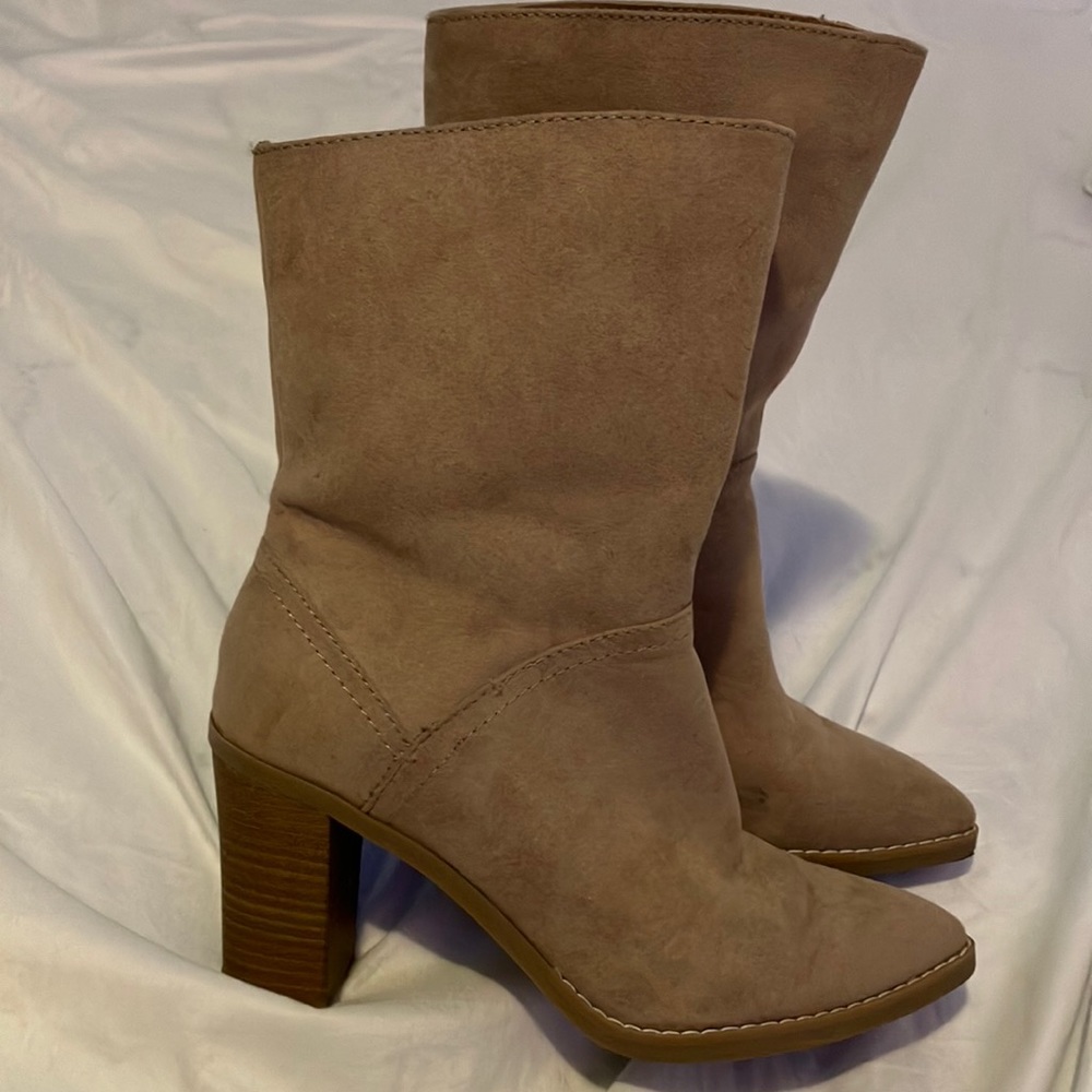 Heeled boots, tan & not worn, only tried on